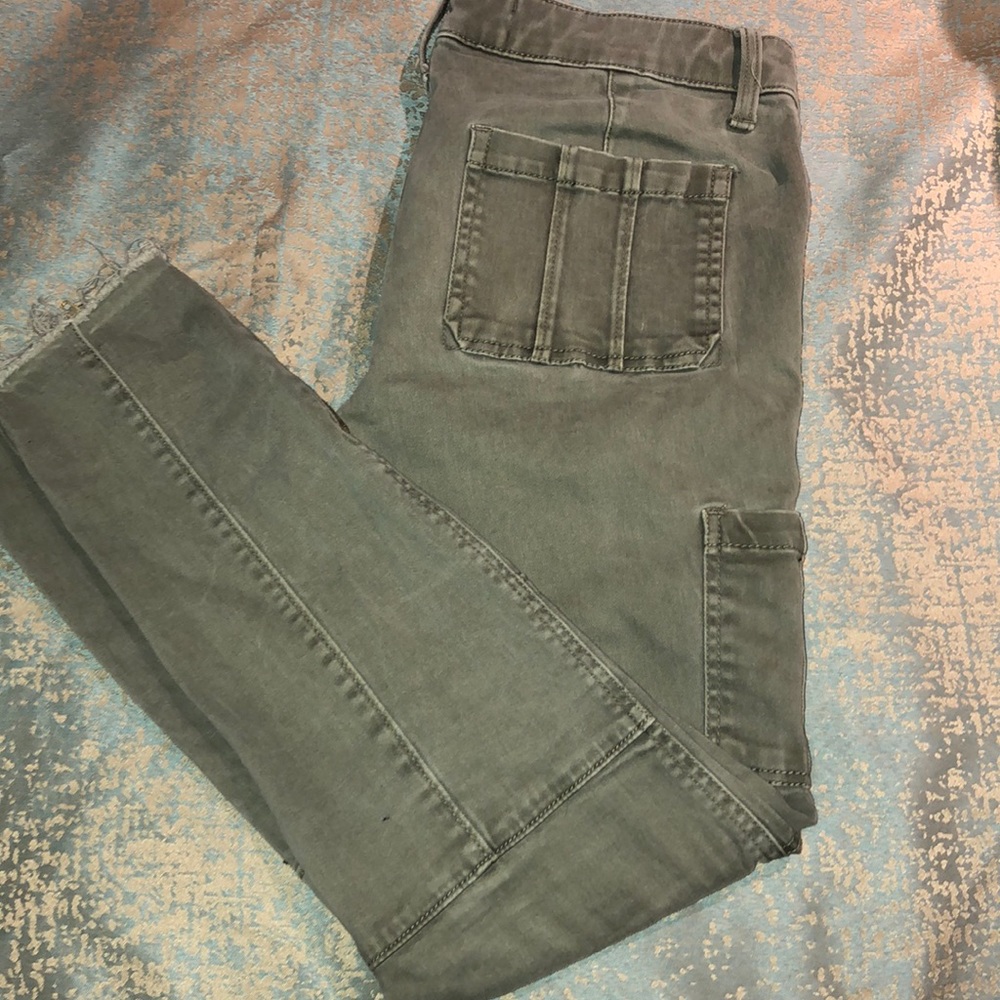 Hollister cropped cargo pants